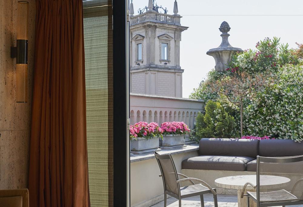 PARK HYATT MILAN 15114 — 4
