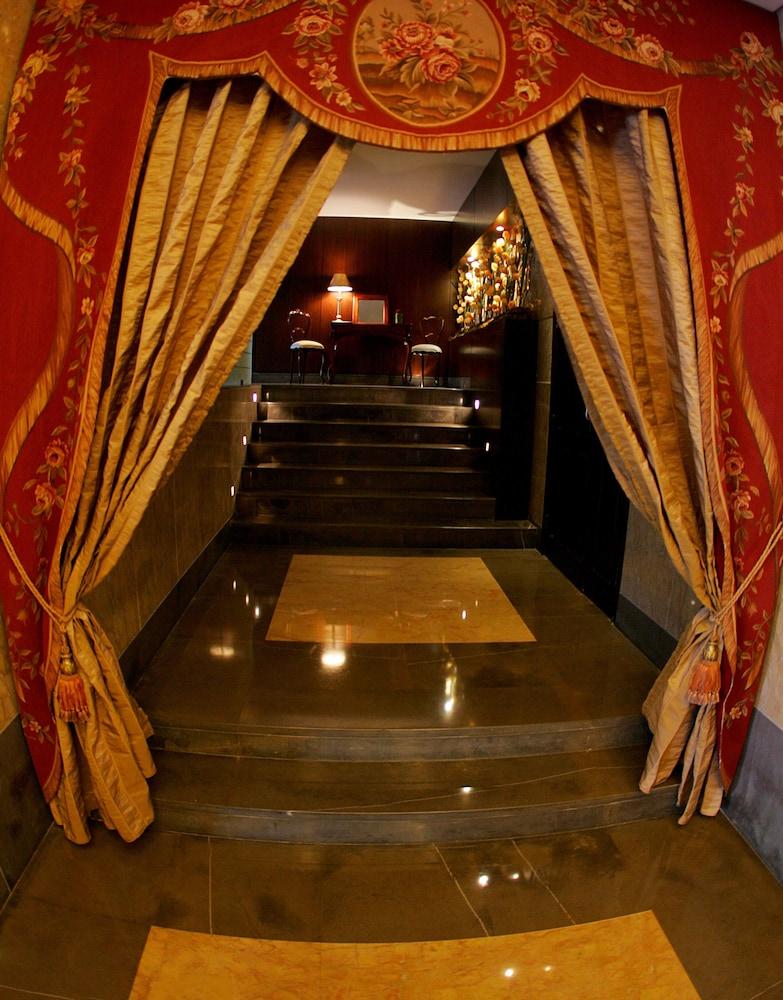MARKAZIA SUITES — 5