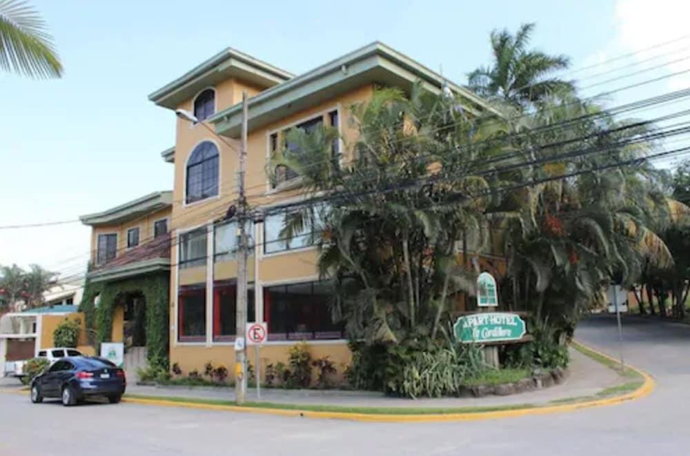 Aparthotel La Cordillera — 3