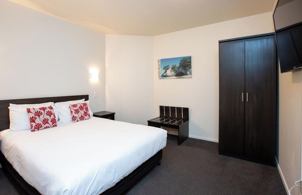Distinction New Plymouth Hotel and Convention Centre 92612 — 6
