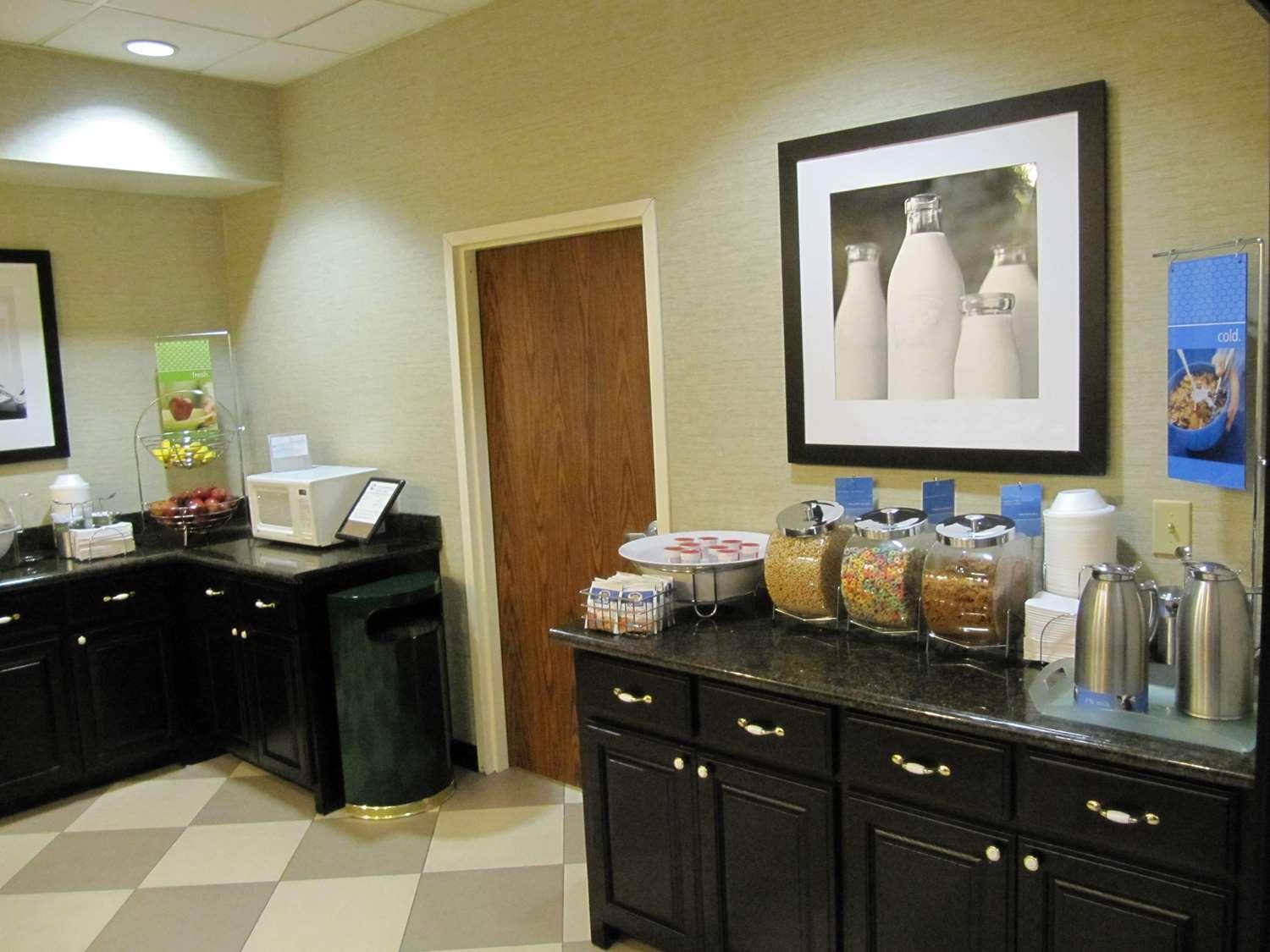 Hampton Inn Lindale/Tyler — 6