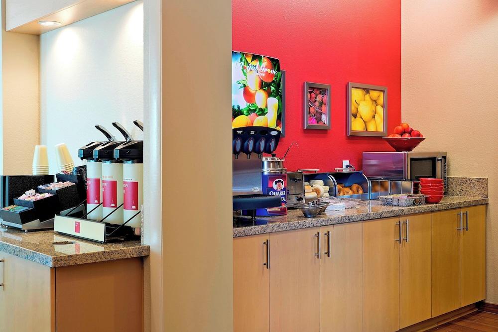 TownePlace Suites Dodge City — 3