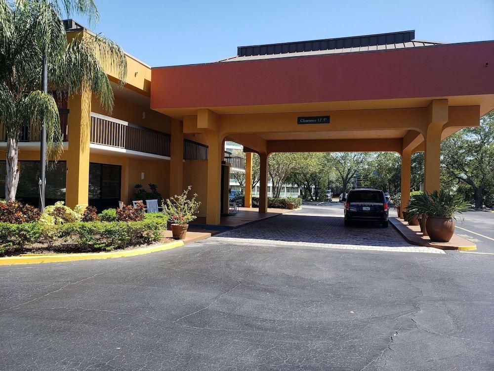 SureStay Hotel by Best Western St. Pete Clearwater Airport — 3