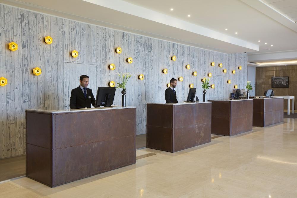 RADISSON BLU NICE 6864 — 7