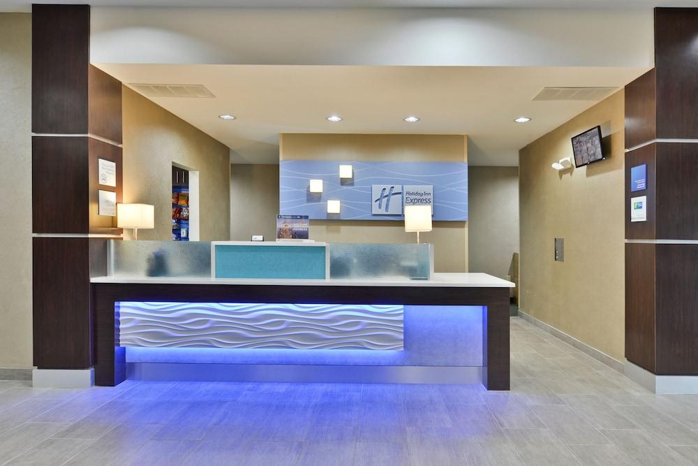 HOLIDAY INN EXPRESS HOTEL AND SUITES FORREST CITY — 6