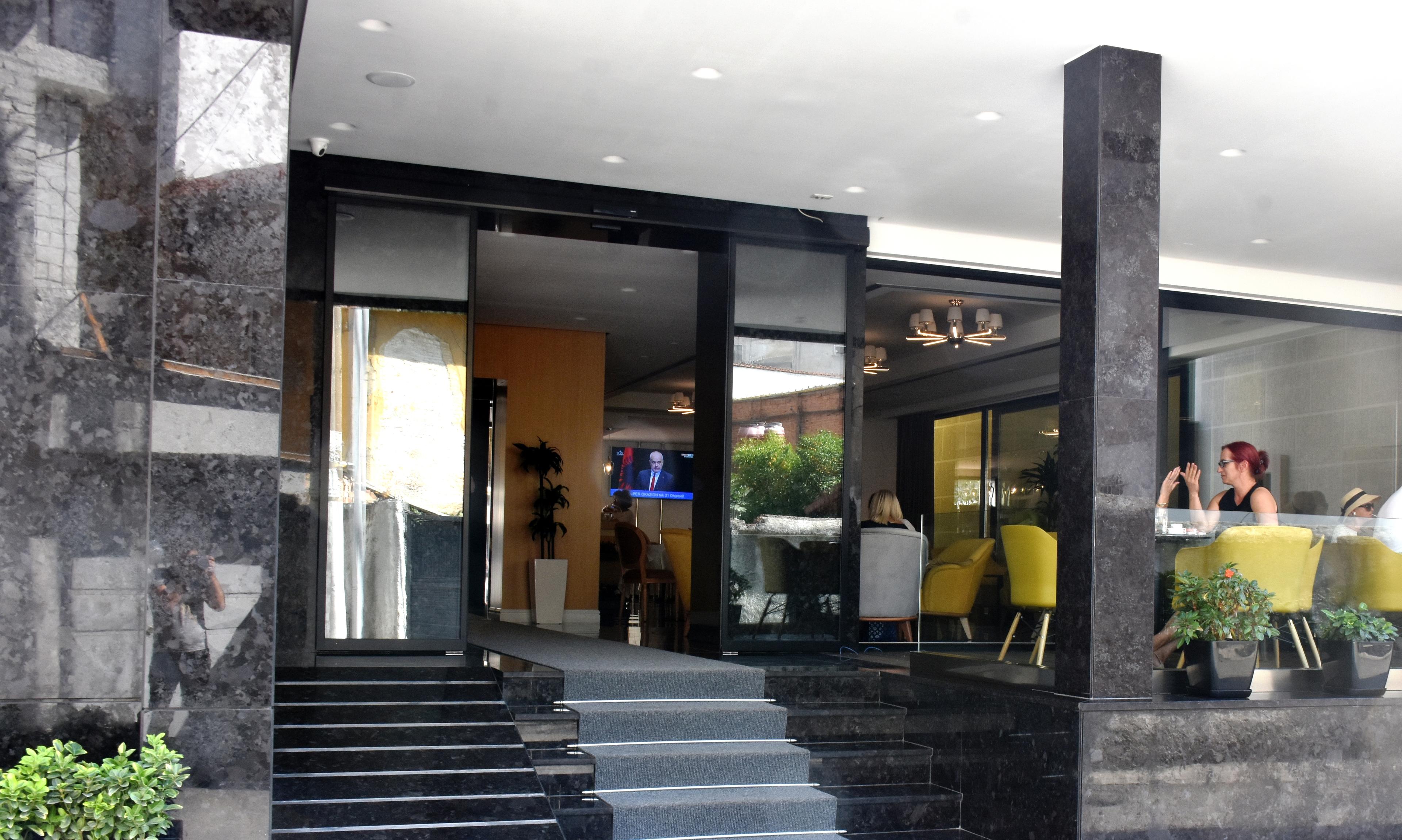 Oxford hotel 1061788 — 1