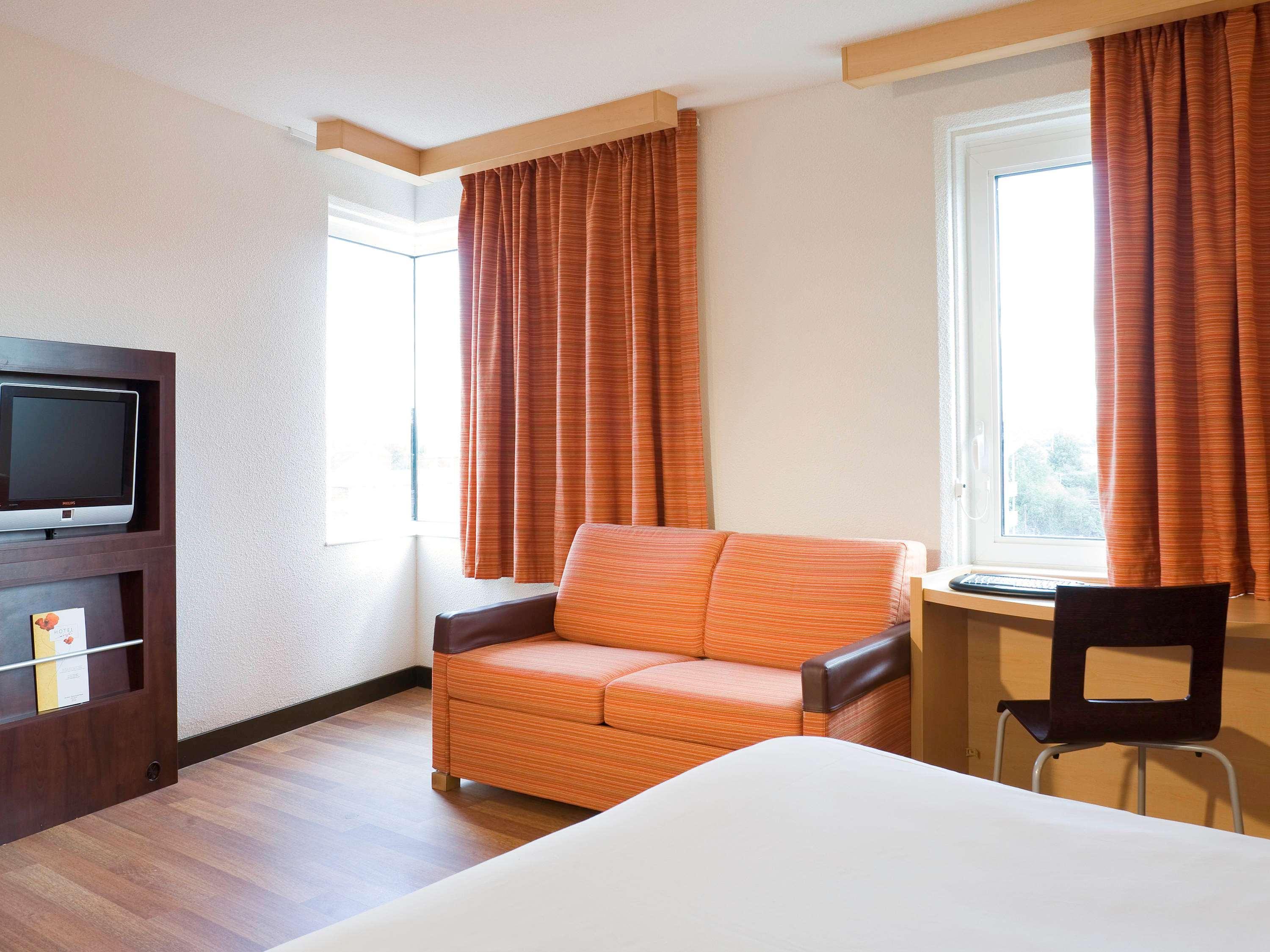 IBIS BRISTOL TEMPLE MEADS QUAY — 8