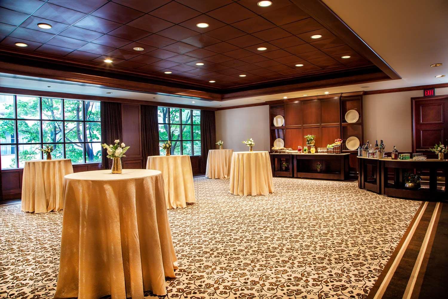 The Yorkville Royal Sonesta Hotel Toronto 3224 — 5