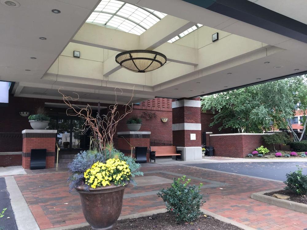 DoubleTree by Hilton Akron Fairlawn — 7