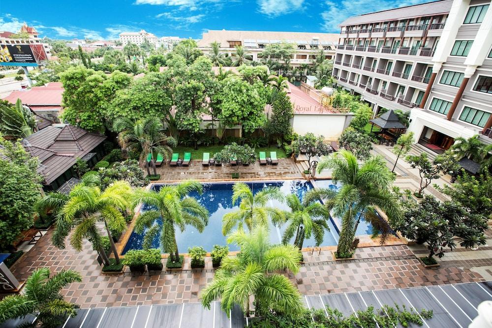 ROYAL EMPIRE HOTEL 137804 — 4