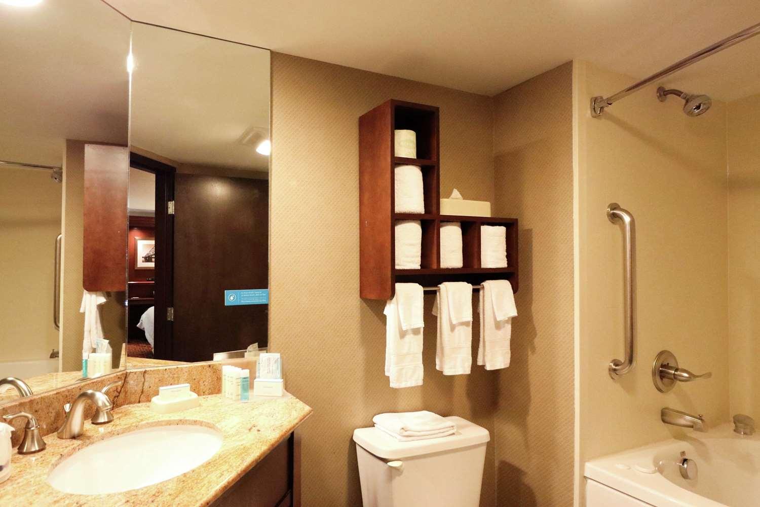 Hampton Inn Columbus South — 3