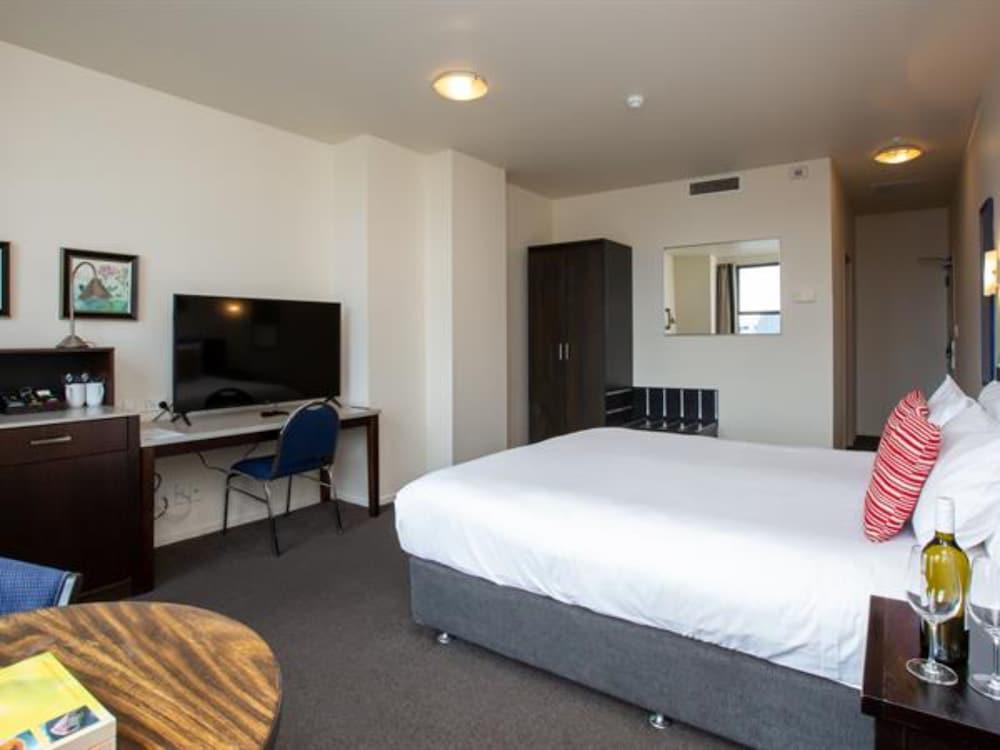 Distinction New Plymouth Hotel and Convention Centre 92612 — 8
