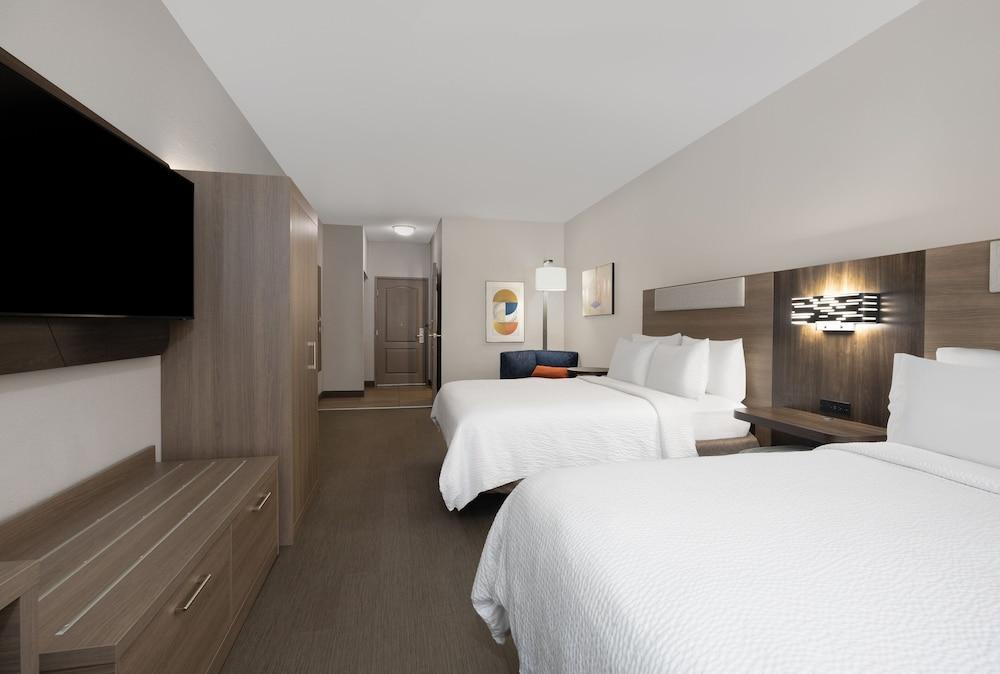 Holiday Inn Express Hotel and Suites ACWORTH - KENNESAW NORTHWEST — 9