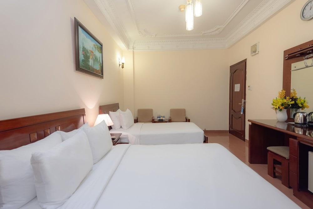 Bon Ami Hotel — 10