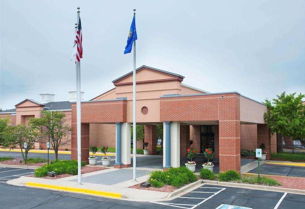 Doubletree By Hilton Milwaukee — 4