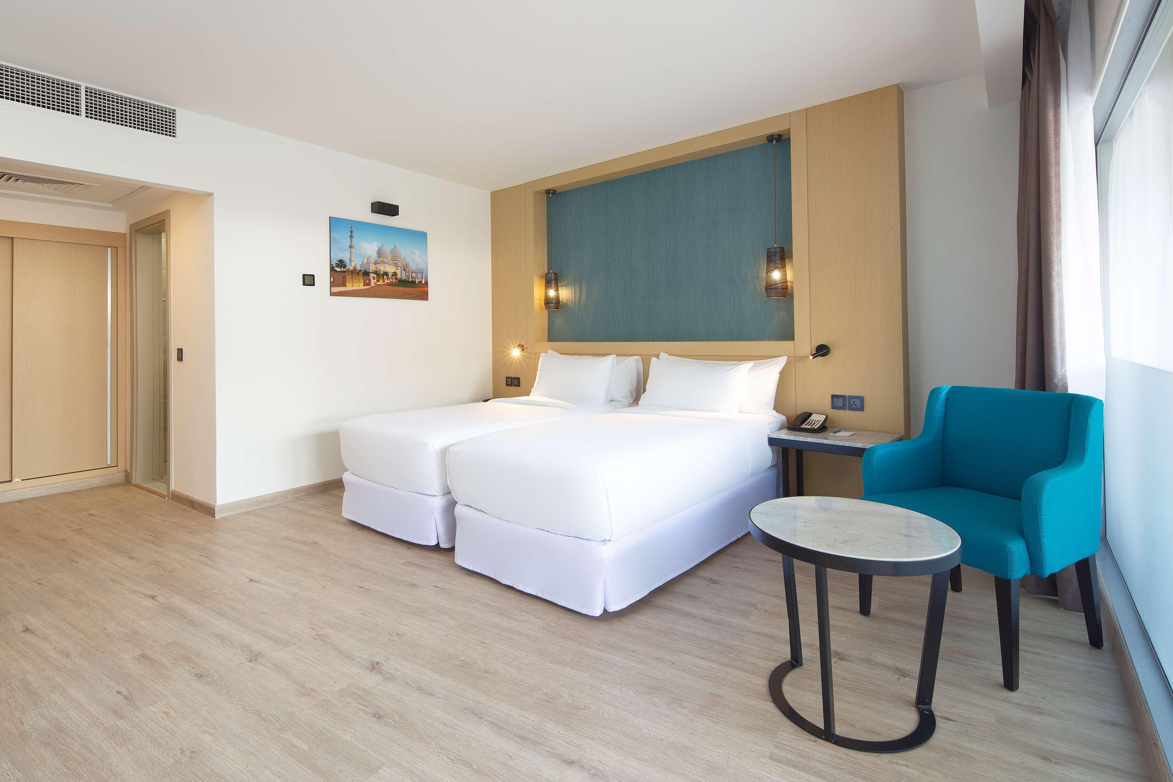 Occidental Sharjah Grand — 7