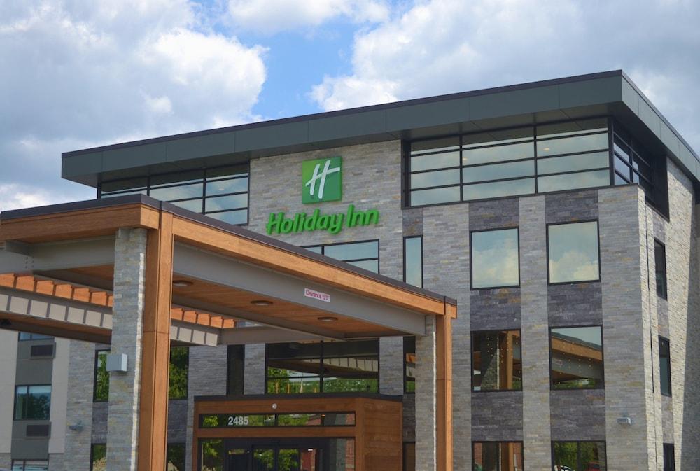 Holiday Inn Columbus an IHG Hotel (ex. Comfort Inn and Suites) — 4