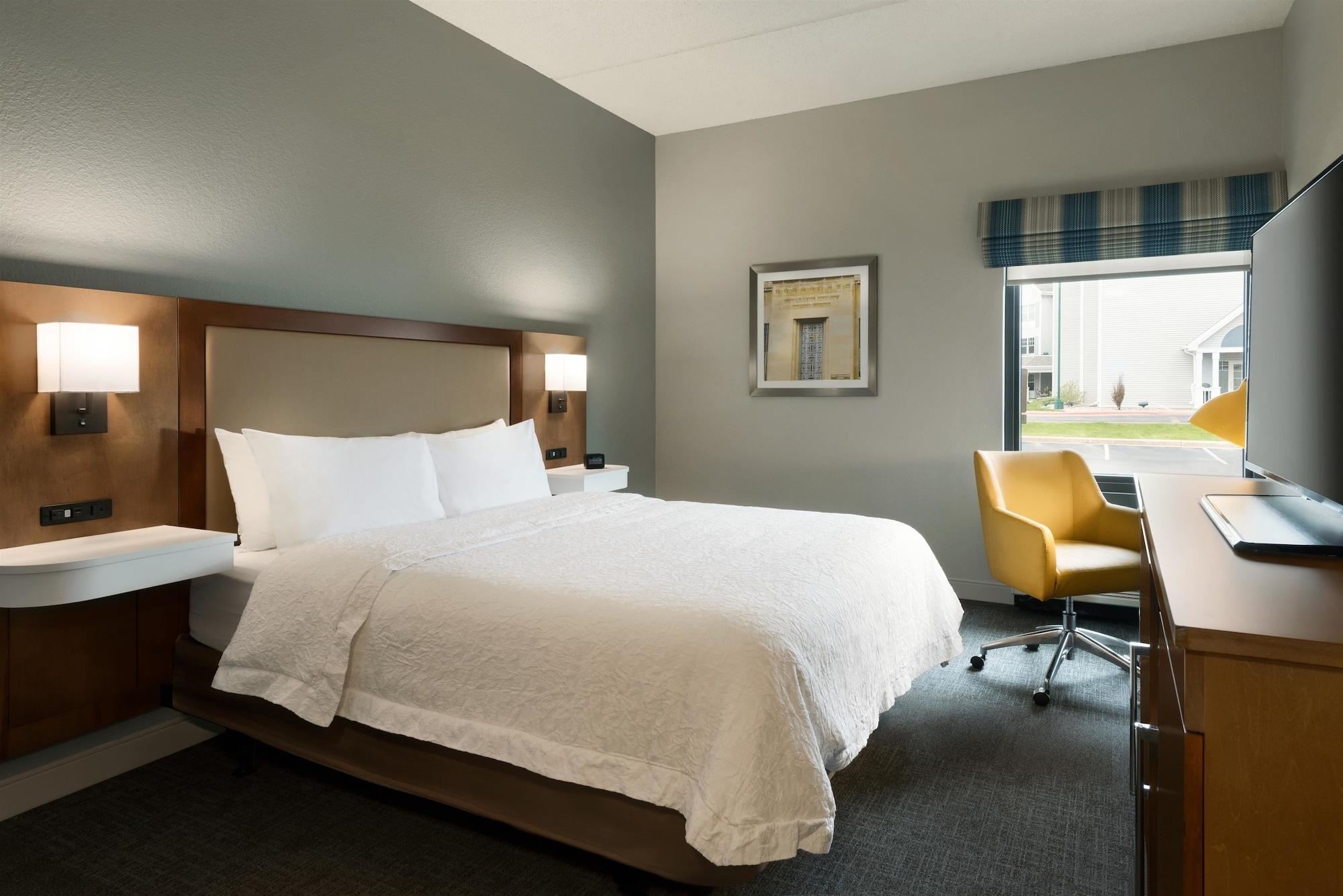 Hampton Inn Appleton-Fox River Mall Area — 9