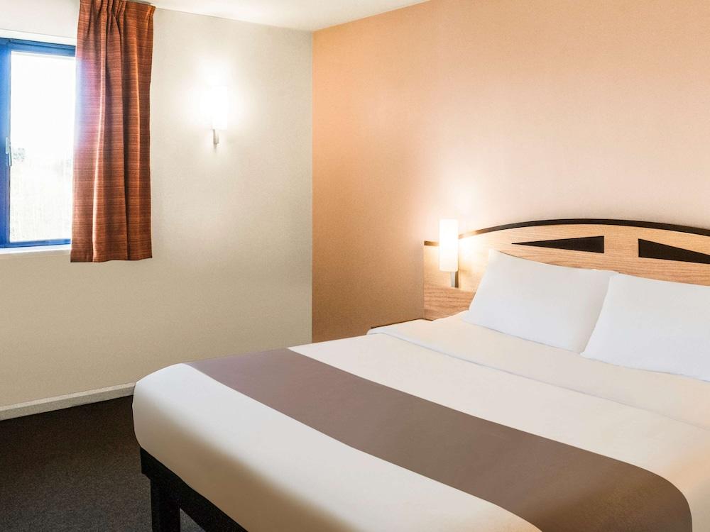 Ibis Rotherham East - M18 - M1 — 10