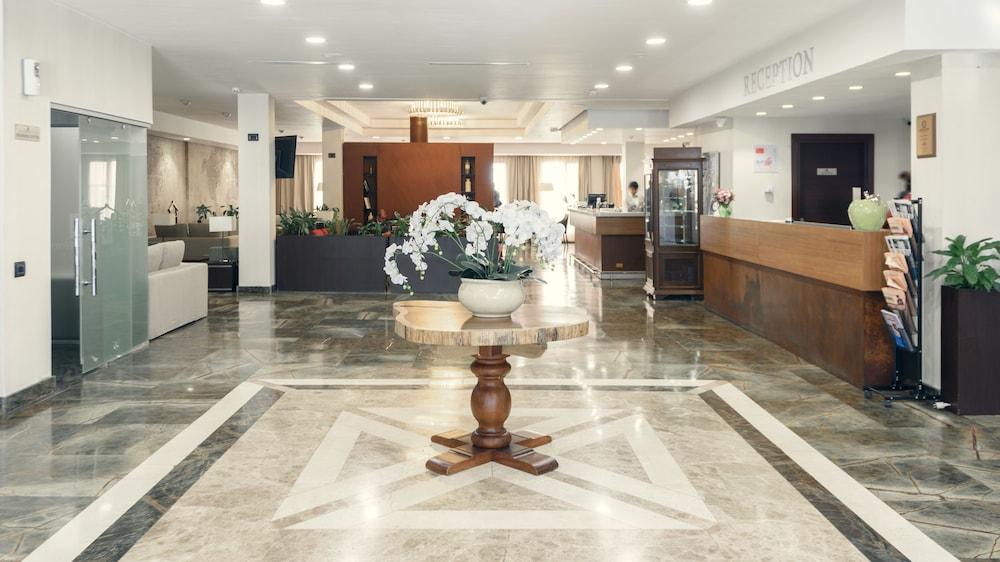Comfort Hotel Astana — 4