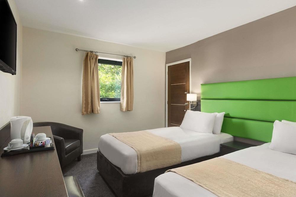 Ramada by Wyndham Oldbury Birmingham — 7