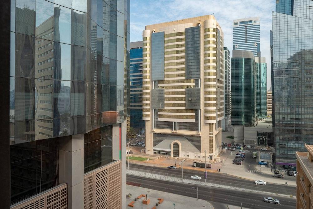Courtyard by Marriott World Trade Center Abu Dhabi — 8