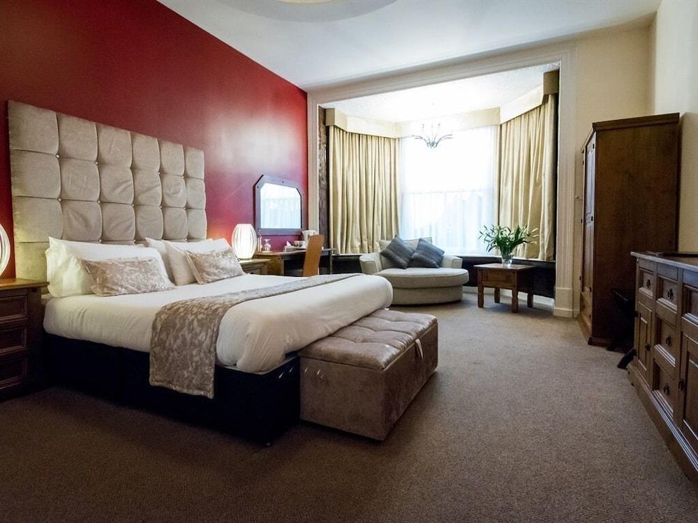 The Pearl Hotel — 7