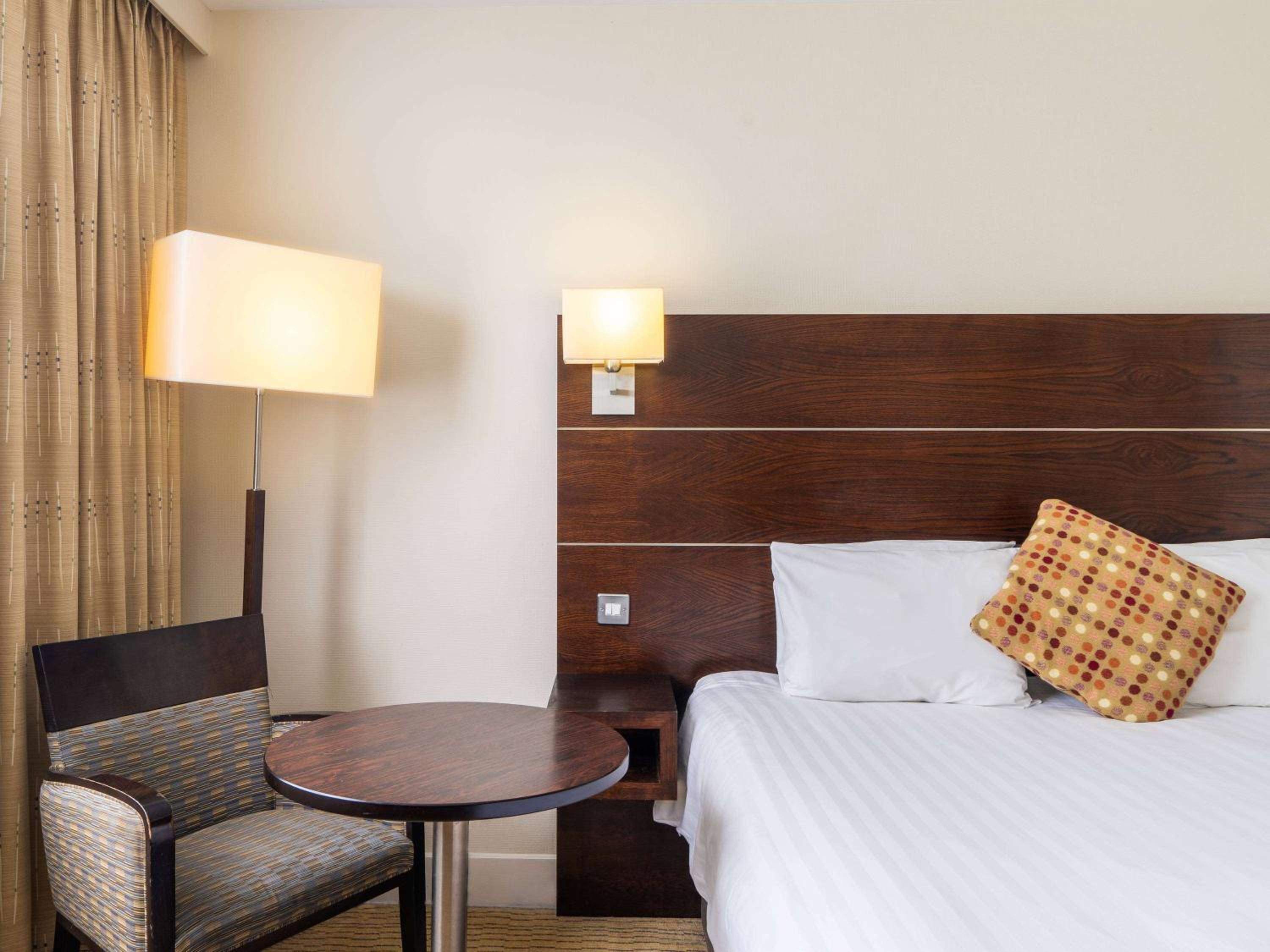 Mercure Bradford Bankfield Hotel — 1