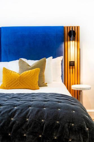 Berkeley Square Hotel — 1