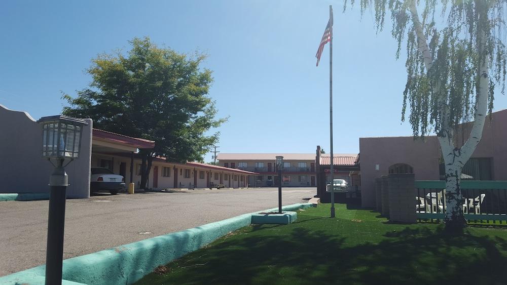 Knights Inn Cortez CO — 5