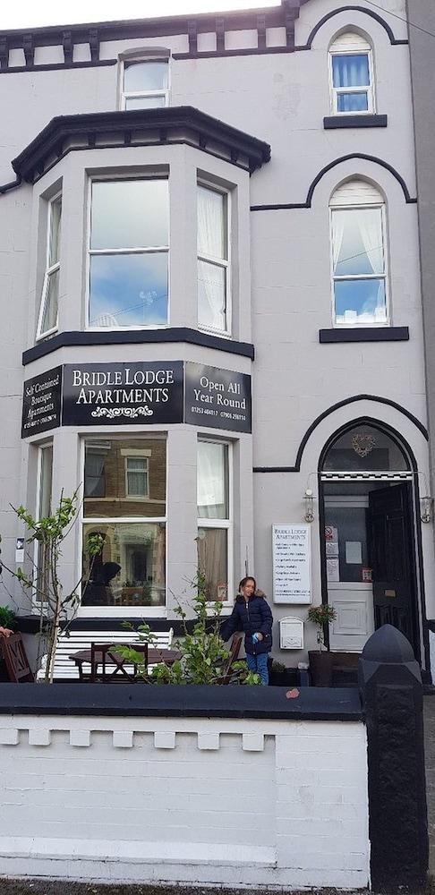 Bridle Lodge Superior Apartments — 2