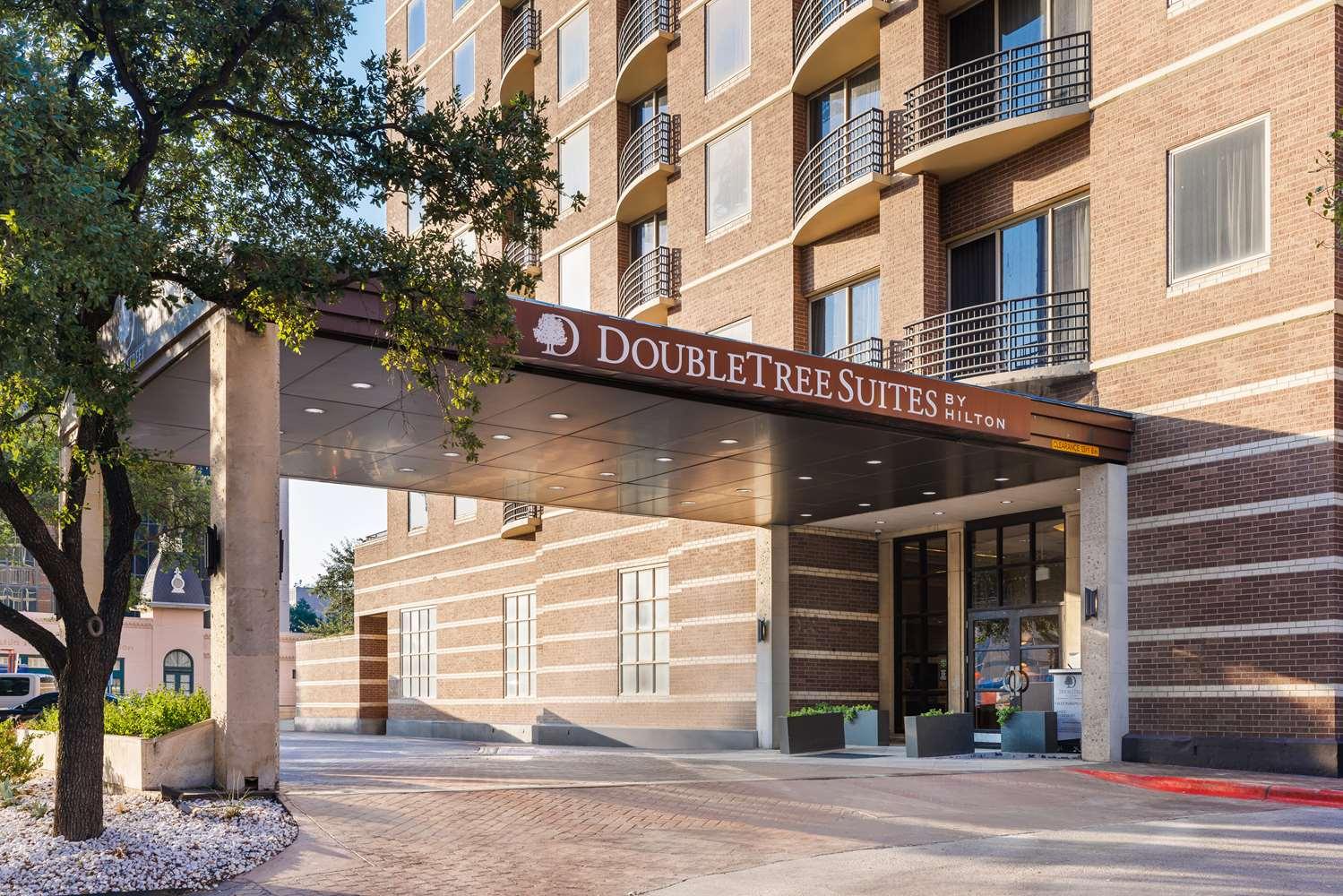 DoubleTree Suites by Hilton Austin Downtown Capitol — 7