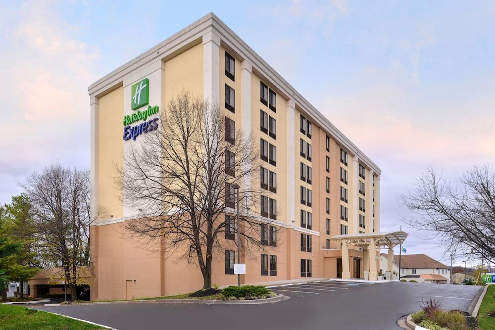 Holiday Inn Express Hunt Valley — 4