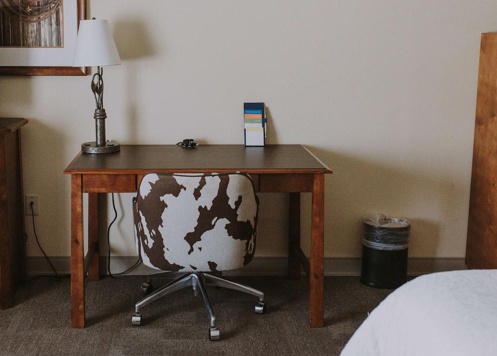 Hampton Inn & Suites Green River — 2