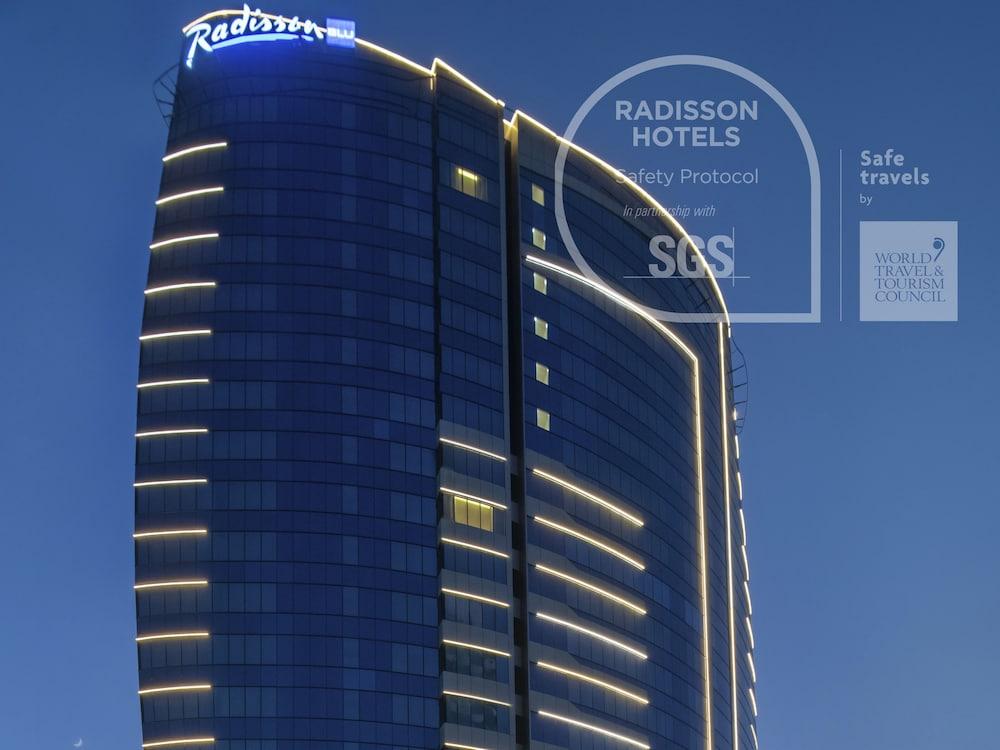 Radisson Blu Dubai Canal View