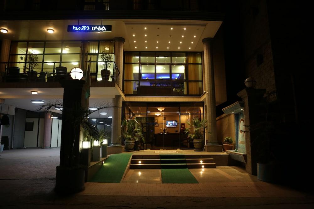 Caravan Hotel — 1