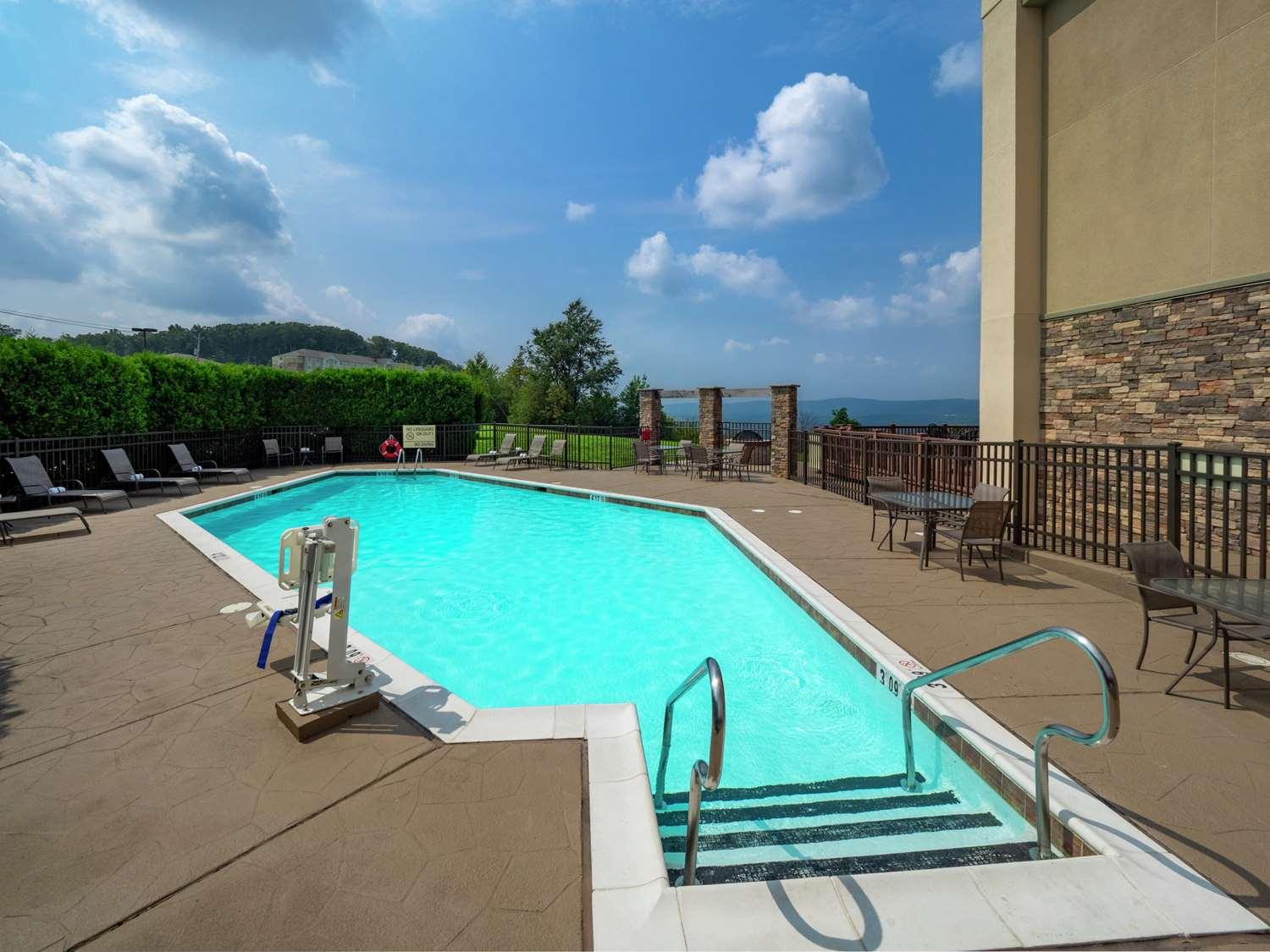 Hampton Inn Hazleton — 6