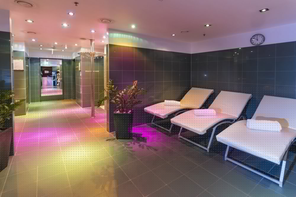 INTERCONTINENTAL WIEN 2354 — 8