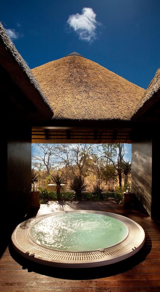 Mokuti Etosha Lodge 1112028 — 3