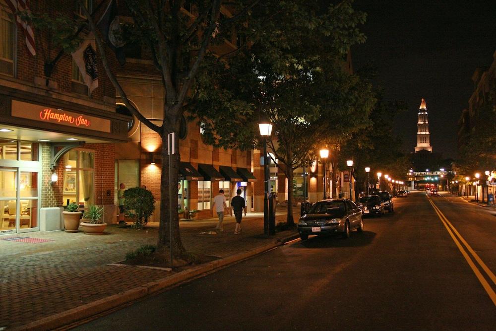 Hampton Inn Alexandria Old Town King St. Metro — 9