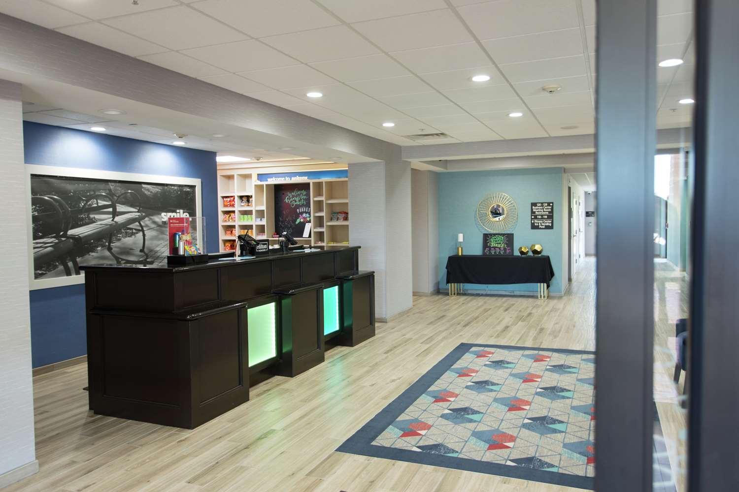Hampton Inn Suites Ankeny — 9