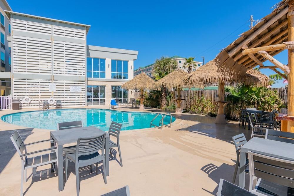 Clarion Pointe Galveston Seawall — 3