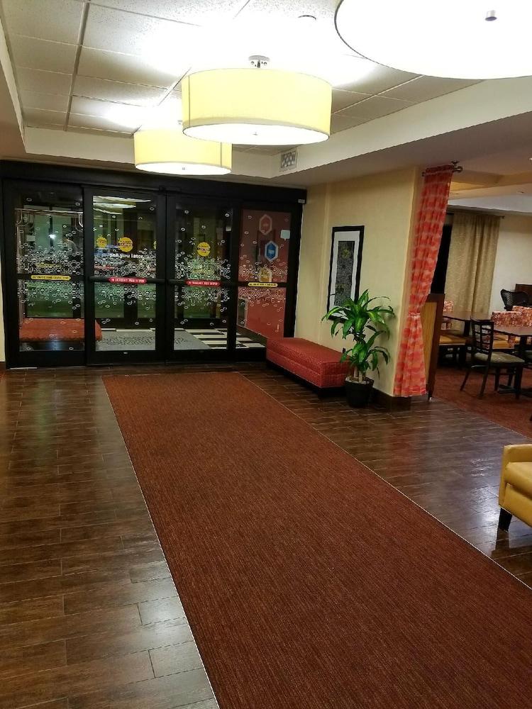 Hampton Inn Kansas City Lees Summit — 5