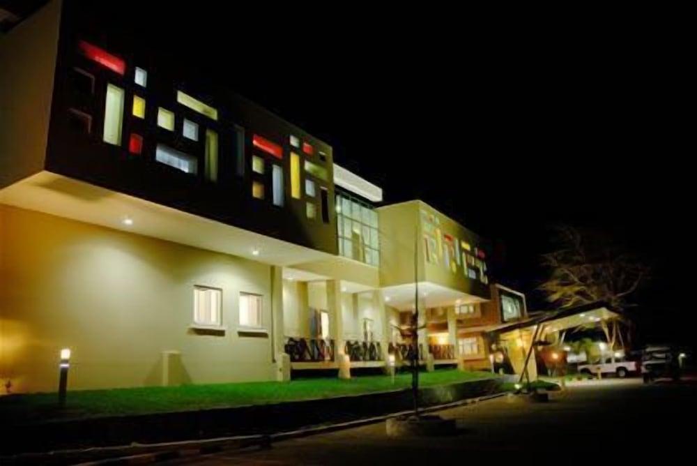 SNOW CREST HOTEL(V) — 4