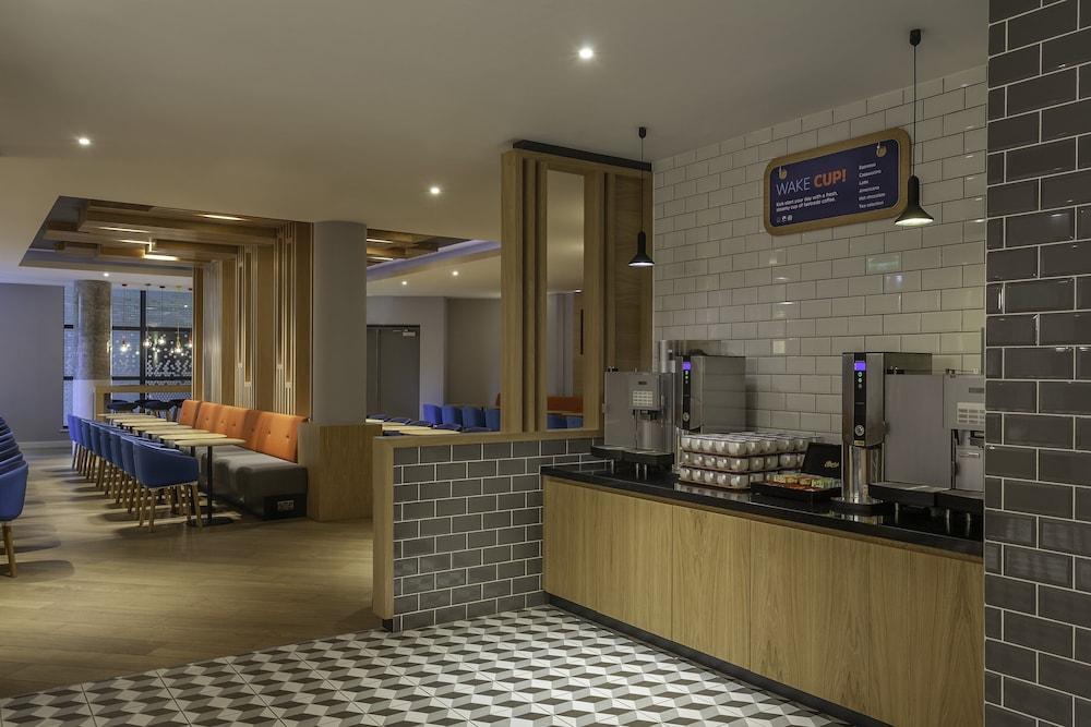Holiday Inn Express Dublin Airport — 7