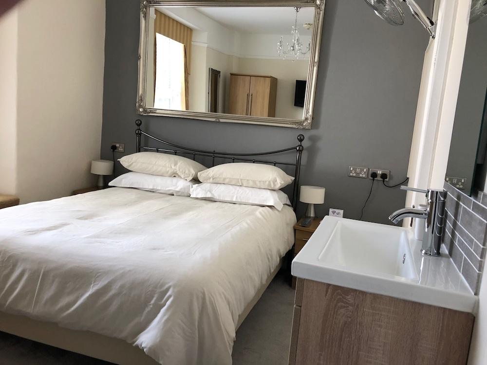 St Bernards Guesthouse — 10