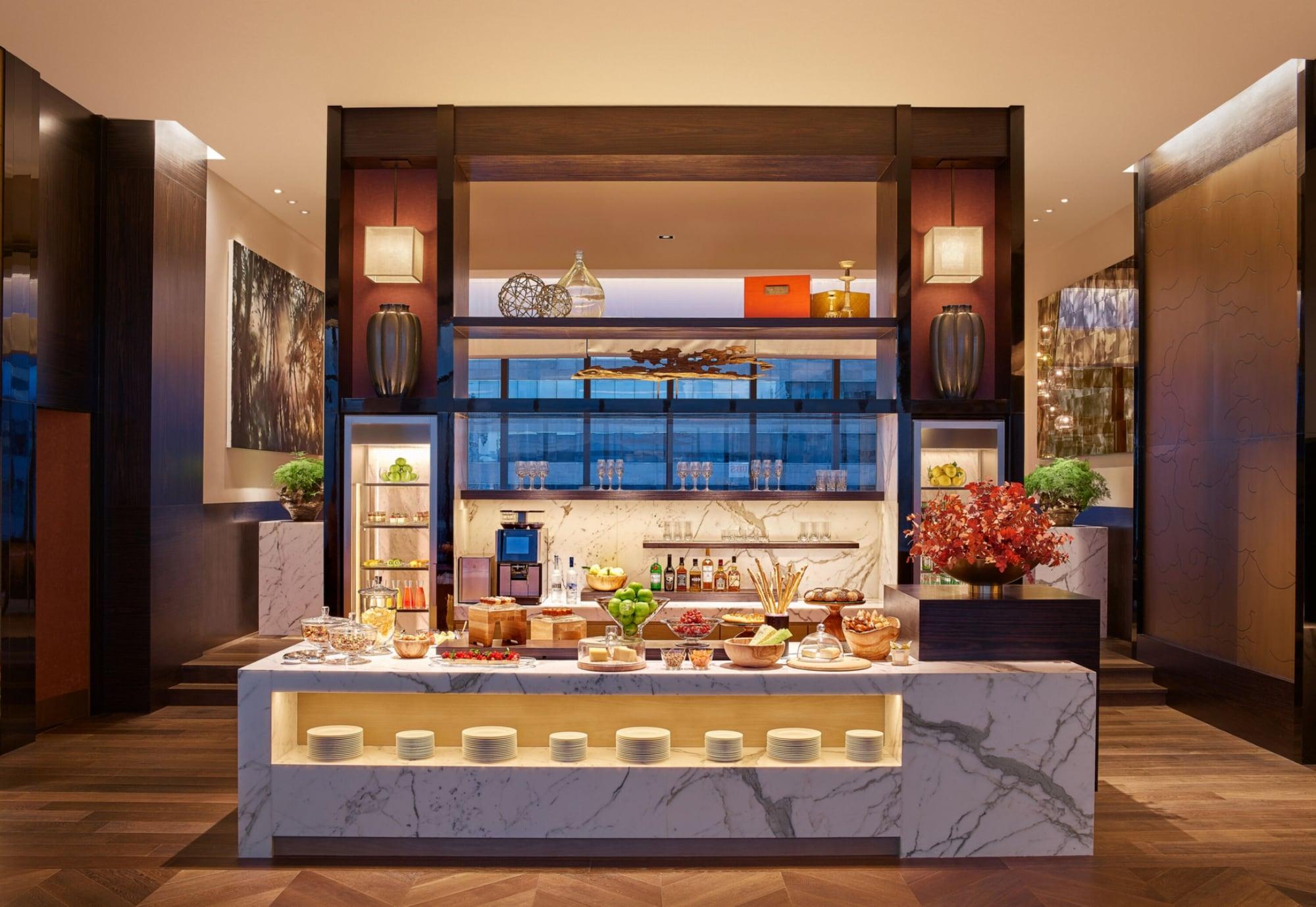 GRAND HYATT HONG KONG 69384 — 10