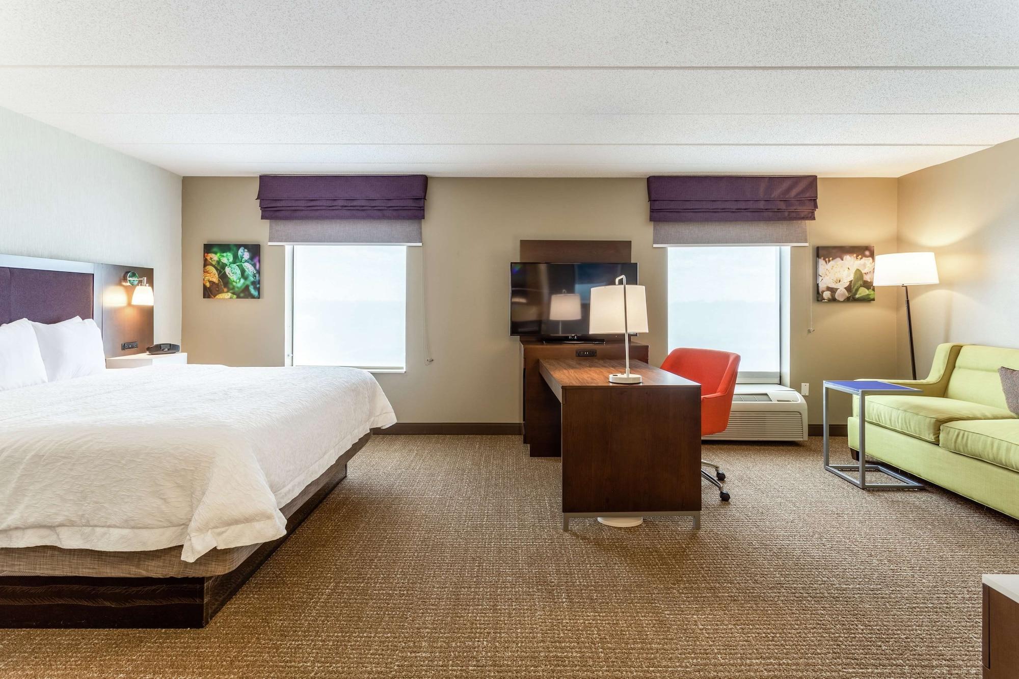 Hampton Inn & Suites Chicago-Libertyville — 7