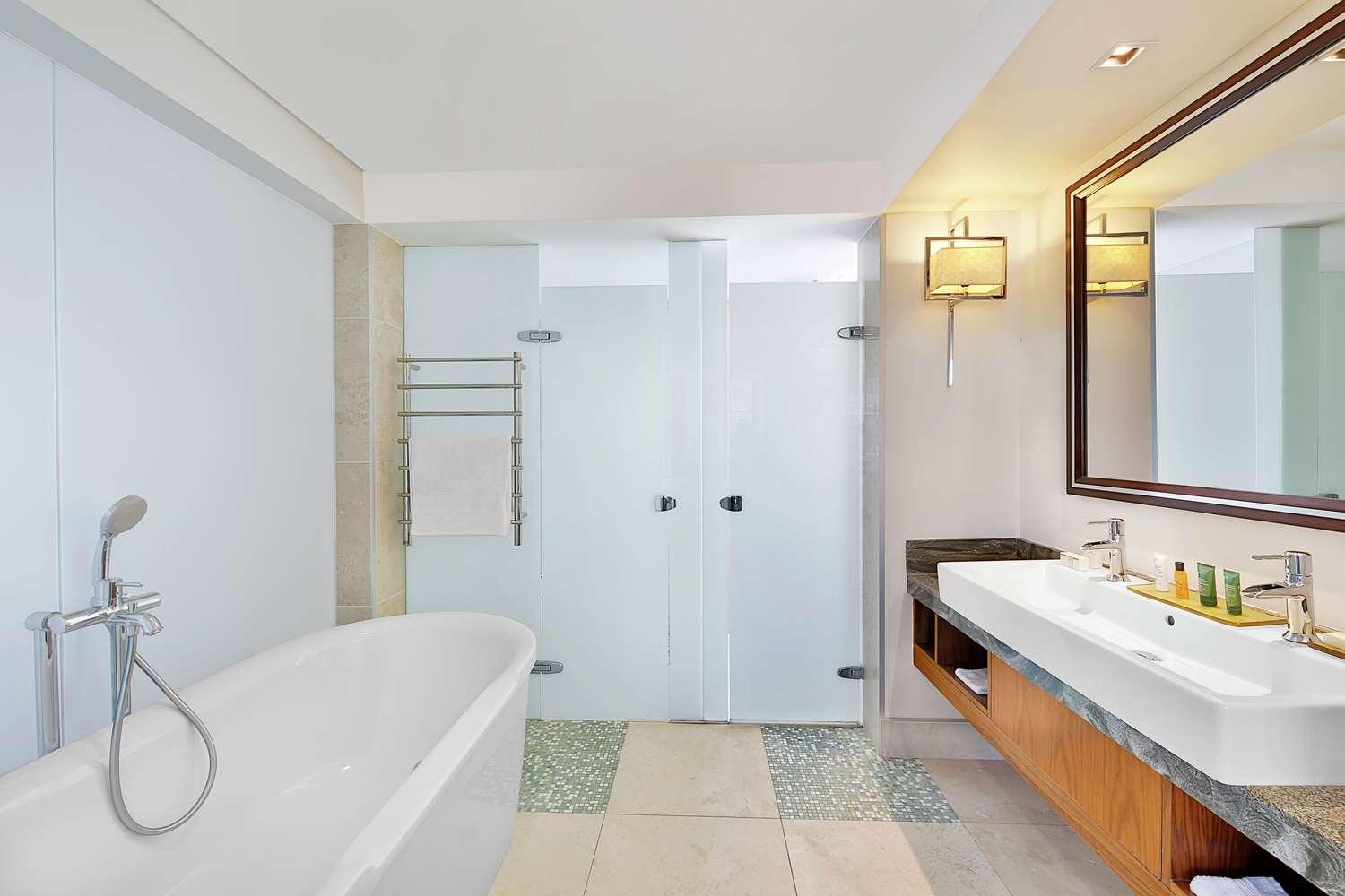 HILTON WINDHOEK 144836 — 2
