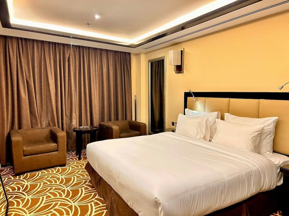 Pavilion Palace Hotel — 9